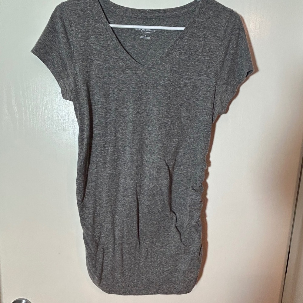 Liz Lange Maternity Target Gray V-Neck Ruched Side Short Sleeve T-Shirt Medium